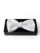 Csokornyakkendő díszzsebkendővel, ezüst