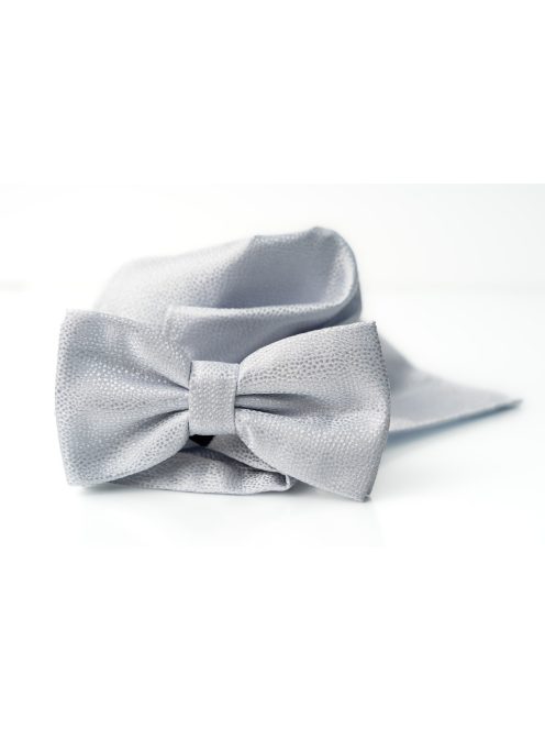 Csokornyakkendő díszzsebkendővel, ezüst