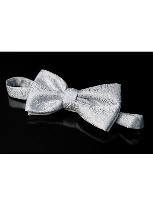 Csokornyakkendő díszzsebkendővel, ezüst